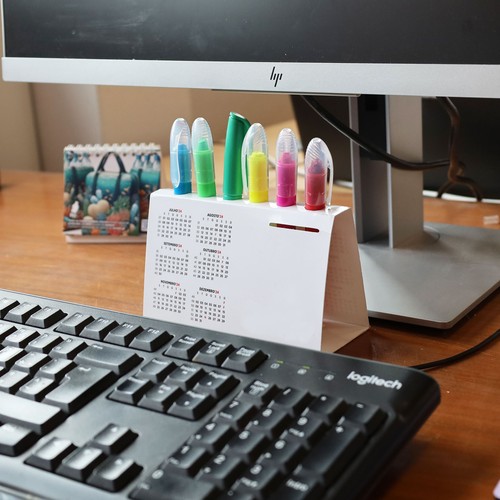 5 IN 1 CUSTOMIZABLE DESK CALENDAR 5 IN 1 CUSTOMIZABLE DESK CALENDAR