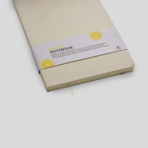 Quaderno con copertina realizzata con i residui di frutta ed elastico di chiusura