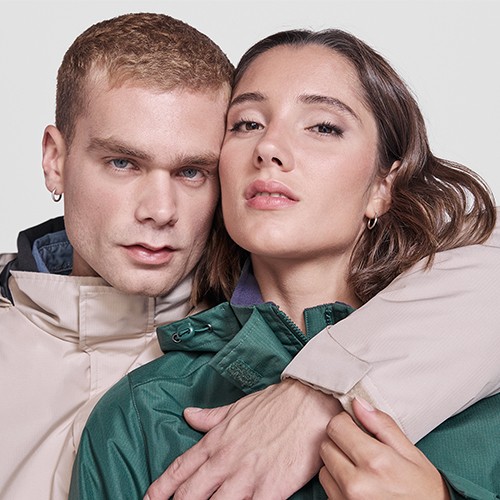 Parka acolchada entallada AMERICA Parka acolchada entallada AMERICA