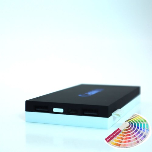 Modèle PB-102 8000 mAh blanc/noir caoutchouté (mat) Modèle PB-102 8000 mAh blanc/noir caoutchouté (mat)