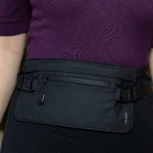 Riñonera Negra TROIKA BLACK BELT BAG Riñonera Negra TROIKA BLACK BELT BAG