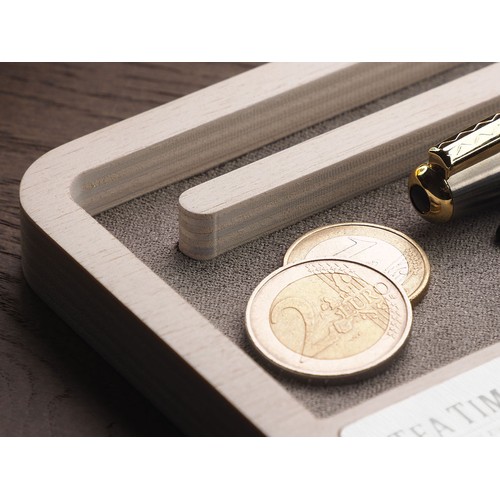 Drewniany organizer na biurko