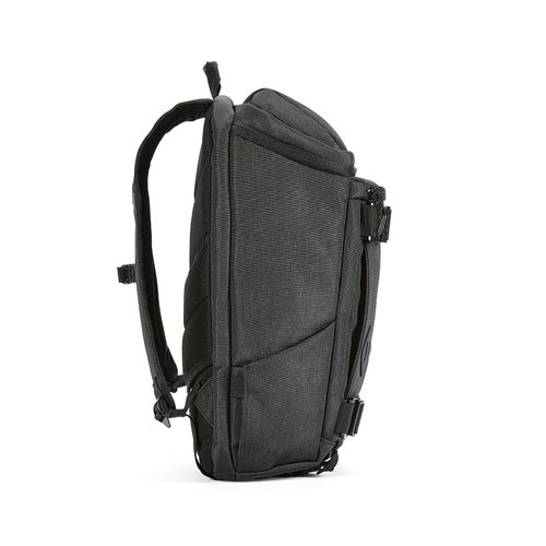 Zaino Paso 20L in rPET. Loops inferiori. Per laptop 17"