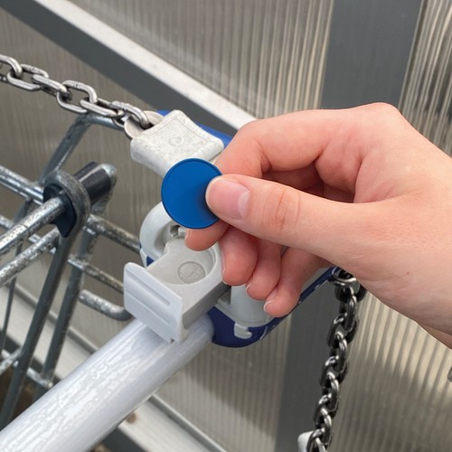 Chip holder with 1€ chip "Alpha" Chip holder with 1€ chip "Alpha"