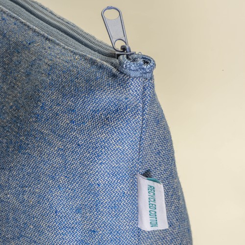 280 g/m2 recycled cotton beauty case with zip and gusset at base