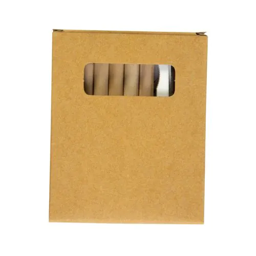 Set composto da 6 matite in legno colorate, temperino in plastica e album, in scatola Set composto da 6 matite in legno colorate, temperino in plastica e album, in scatola