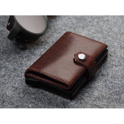 RFID wallet with AirTag pocket