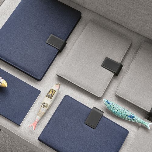 Cartella A5 Tolstoy in rPET. 64 fogli FSC e chiusura in rPU